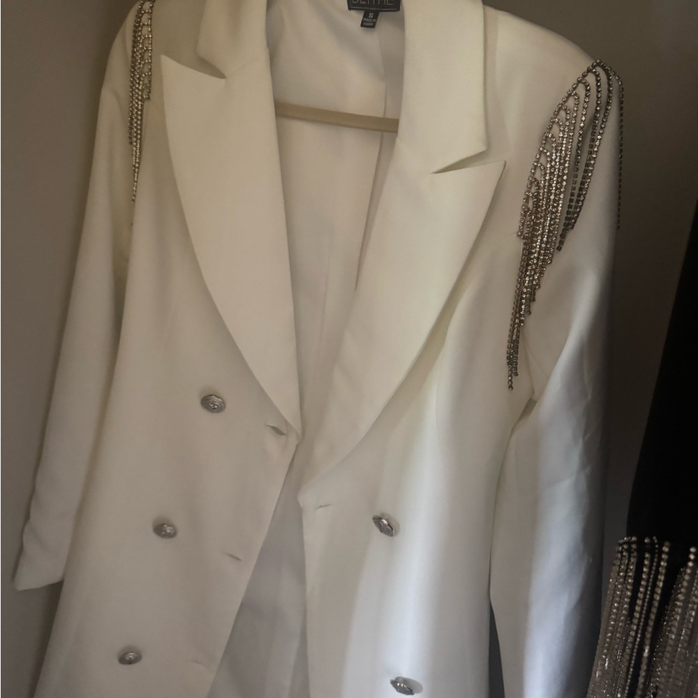 Elegant White Double-Breasted Women's Coat